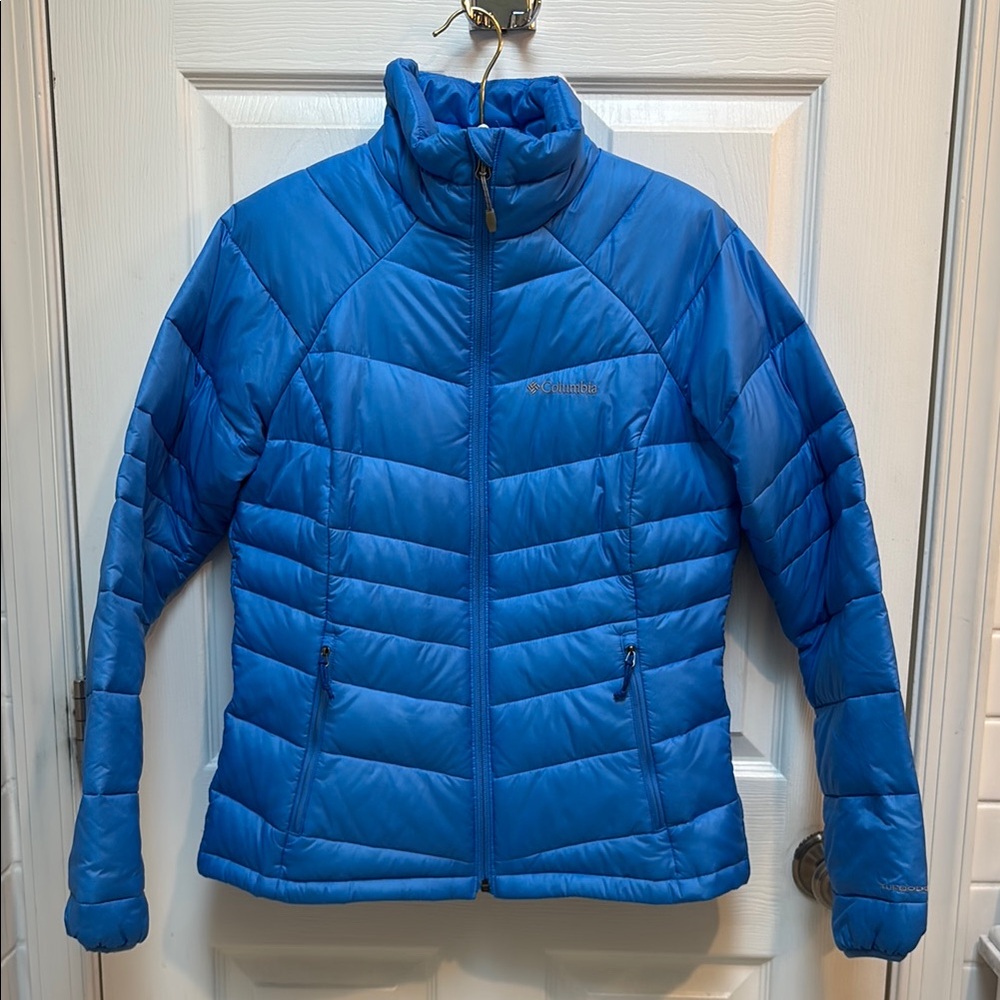 EUC - Columbia Blue Puffer down and feather jacket.